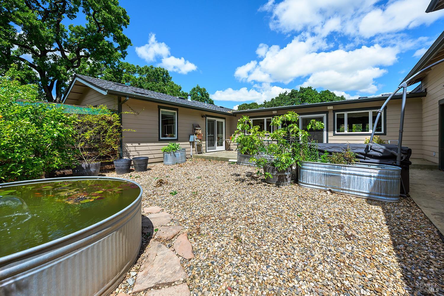 Detail Gallery Image 39 of 80 For 15 Wildwood Ln, Novato,  CA 94947 - 5 Beds | 4/1 Baths