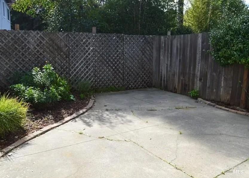 Detail Gallery Image 12 of 13 For 11 Chestnut Ave, San Rafael,  CA 94901 - 2 Beds | 1 Baths