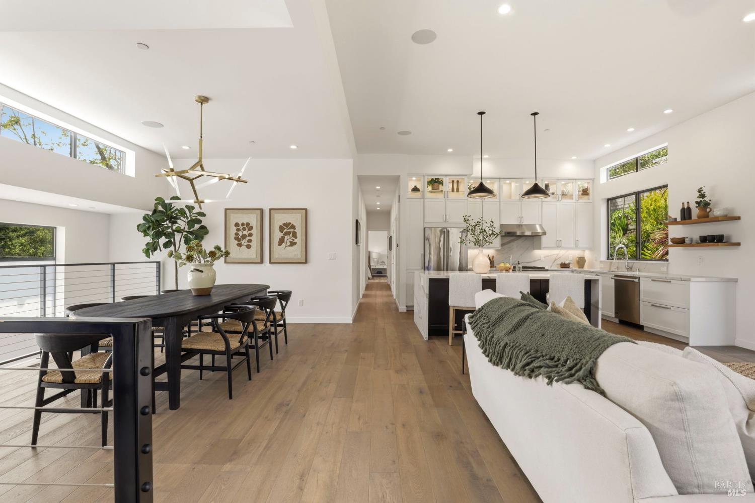 Detail Gallery Image 8 of 38 For 82 S Knoll Rd, Mill Valley,  CA 94941 - 4 Beds | 3 Baths