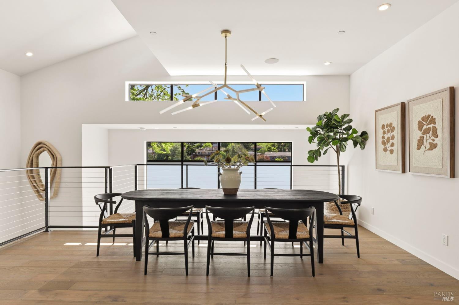 Detail Gallery Image 11 of 38 For 82 S Knoll Rd, Mill Valley,  CA 94941 - 4 Beds | 3 Baths