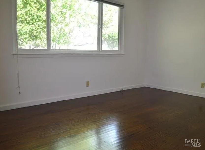 Detail Gallery Image 7 of 13 For 11 Chestnut Ave, San Rafael,  CA 94901 - 2 Beds | 1 Baths