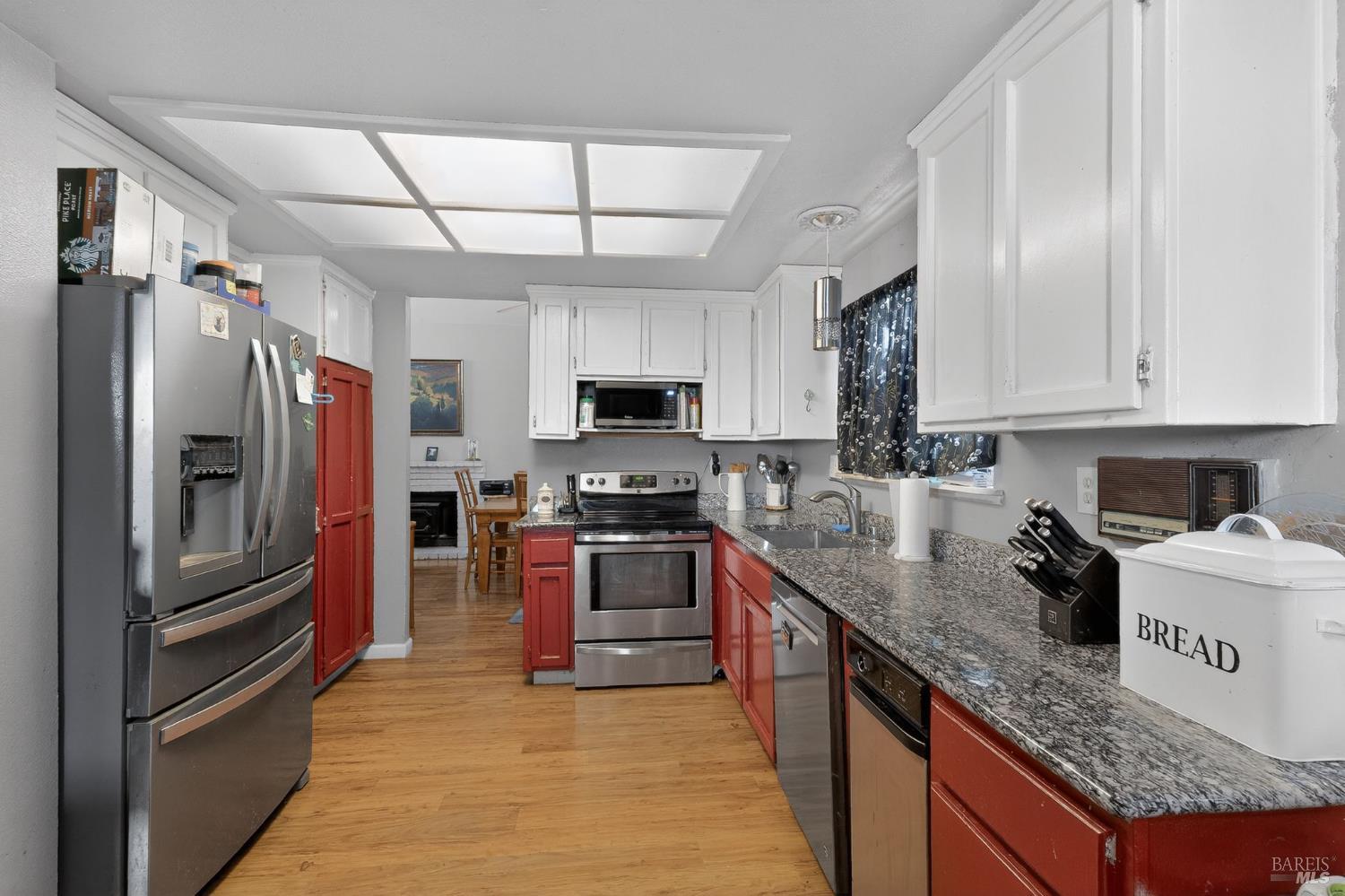 Detail Gallery Image 6 of 15 For 127 Marguerite Ln, Cloverdale,  CA 95425 - 4 Beds | 2/1 Baths