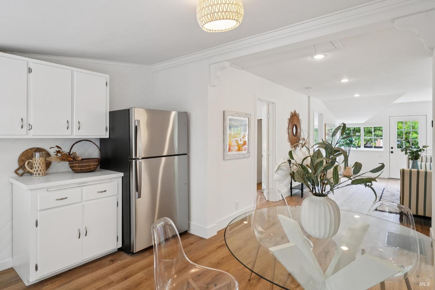 Detail Gallery Image 17 of 36 For 77 Willow Ave, Fairfax,  CA 94930 - 2 Beds | 1 Baths