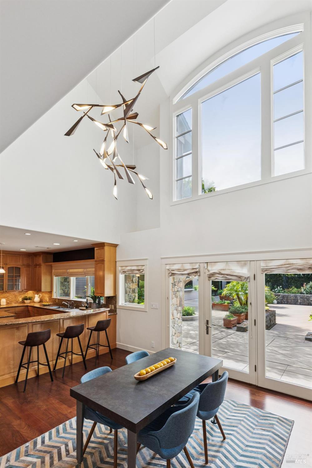 Detail Gallery Image 17 of 56 For 230 Summit Ave, San Rafael,  CA 94901 - 5 Beds | 4/1 Baths