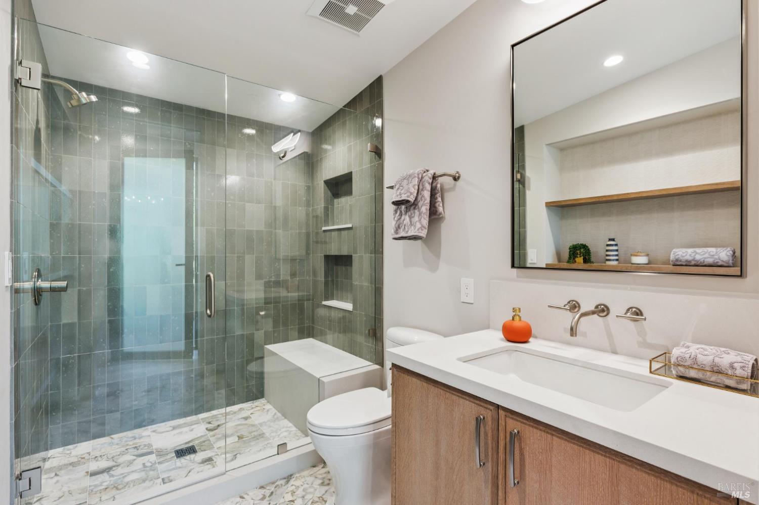 Detail Gallery Image 46 of 56 For 230 Summit Ave, San Rafael,  CA 94901 - 5 Beds | 4/1 Baths