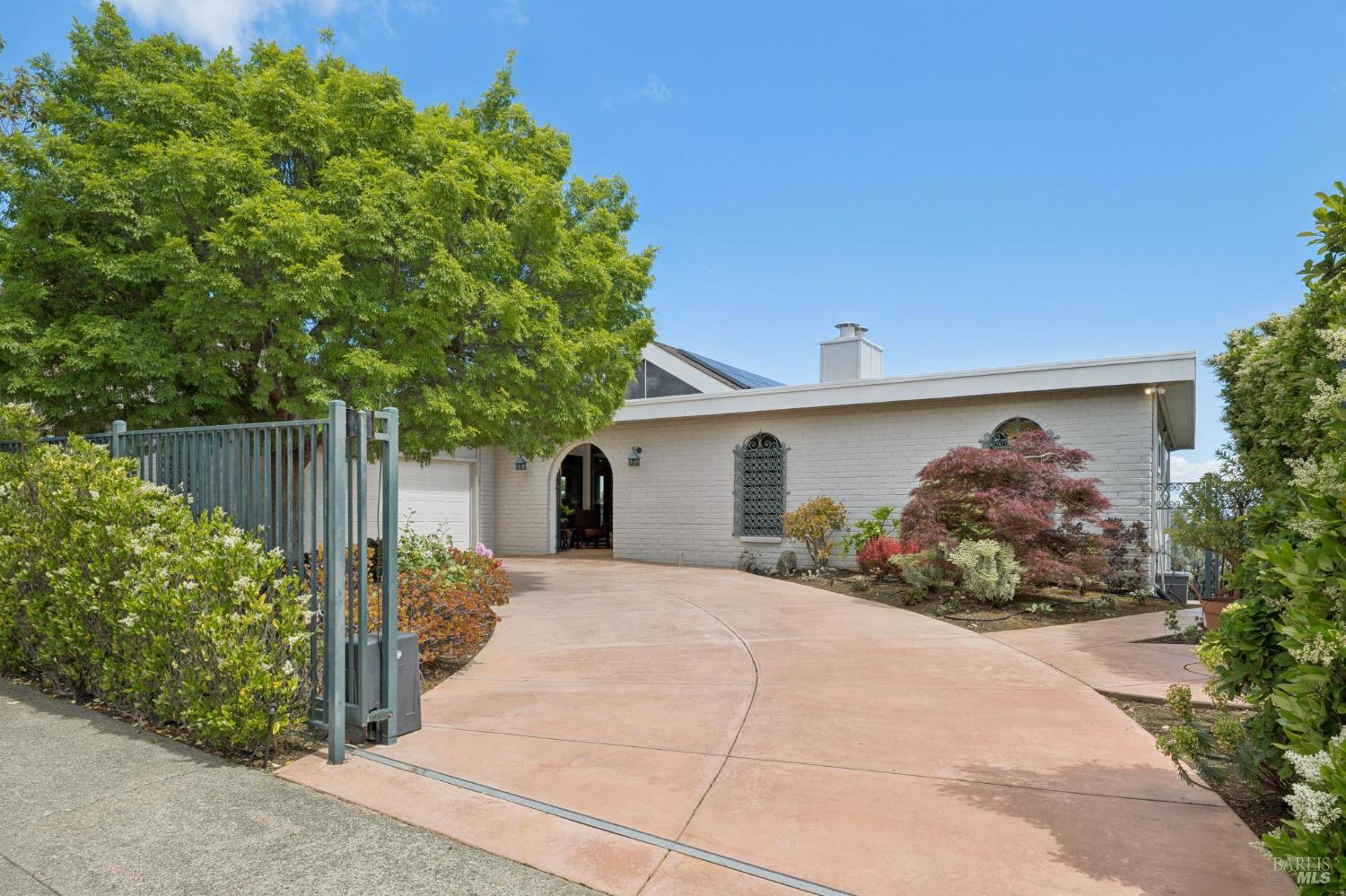 120 Fernwood Drive photo 3