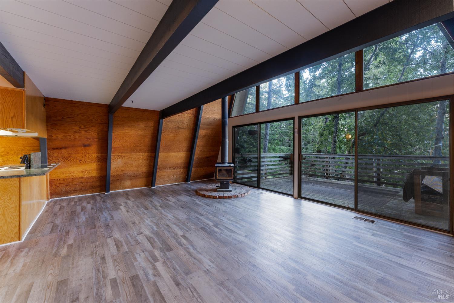 Detail Gallery Image 12 of 22 For 1500 Perch Way, Willits,  CA 95490 - 2 Beds | 2 Baths