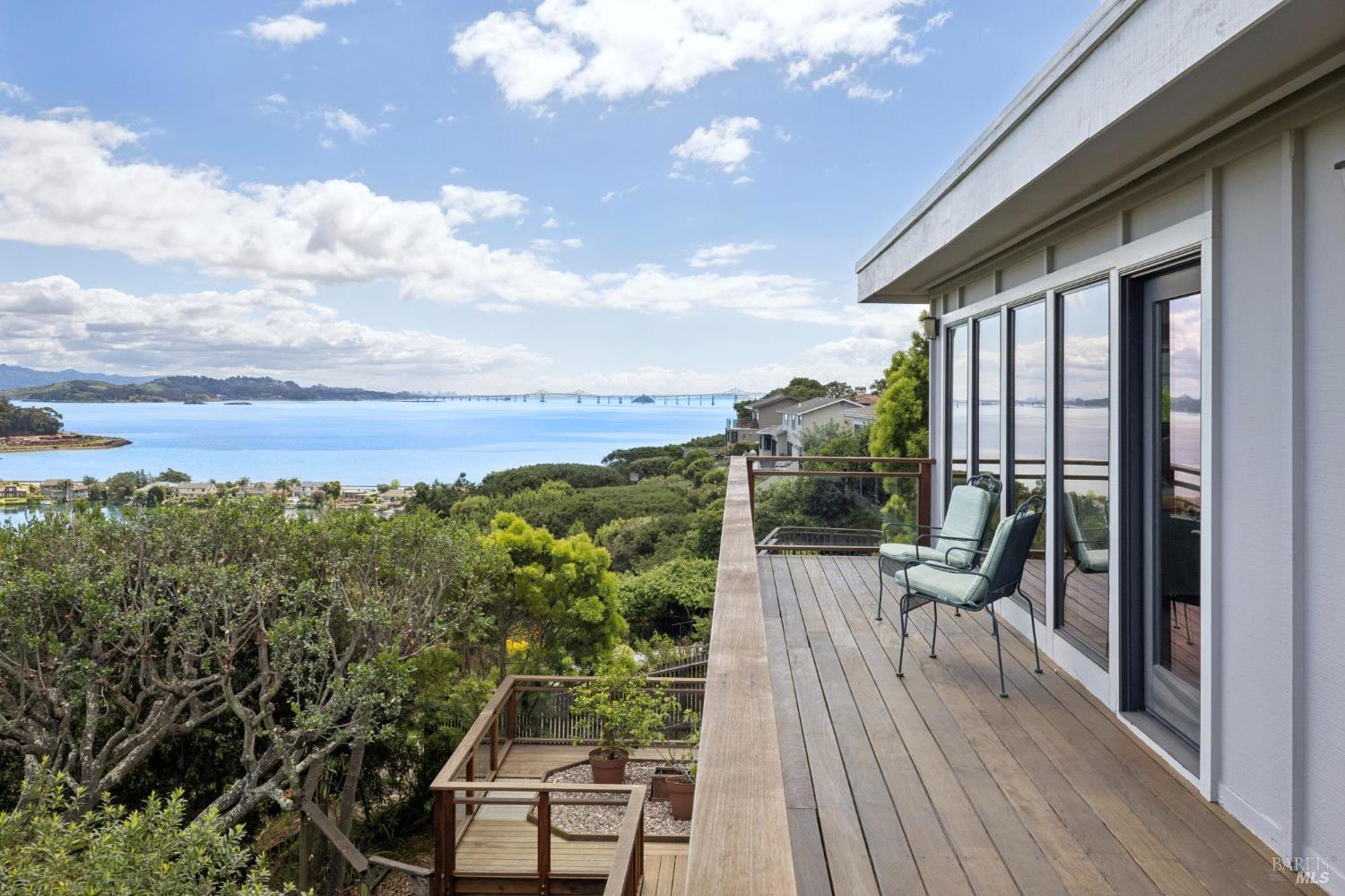 Detail Gallery Image 25 of 90 For 120 Fernwood Dr, San Rafael,  CA 94901 - 4 Beds | 3 Baths