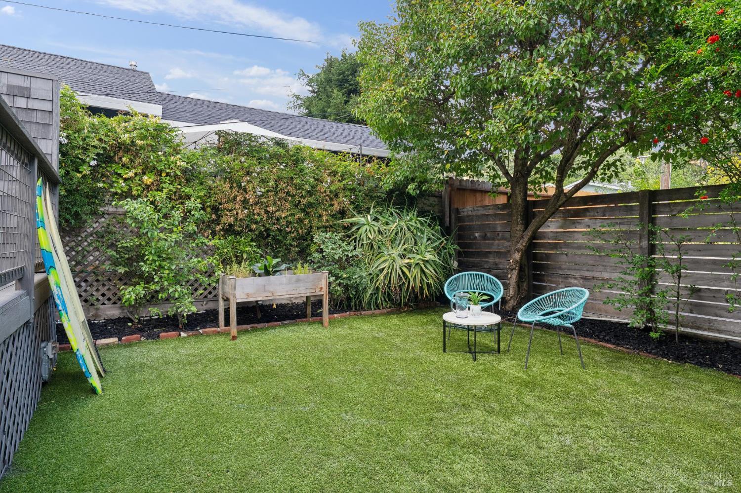 Detail Gallery Image 5 of 36 For 77 Willow Ave, Fairfax,  CA 94930 - 2 Beds | 1 Baths