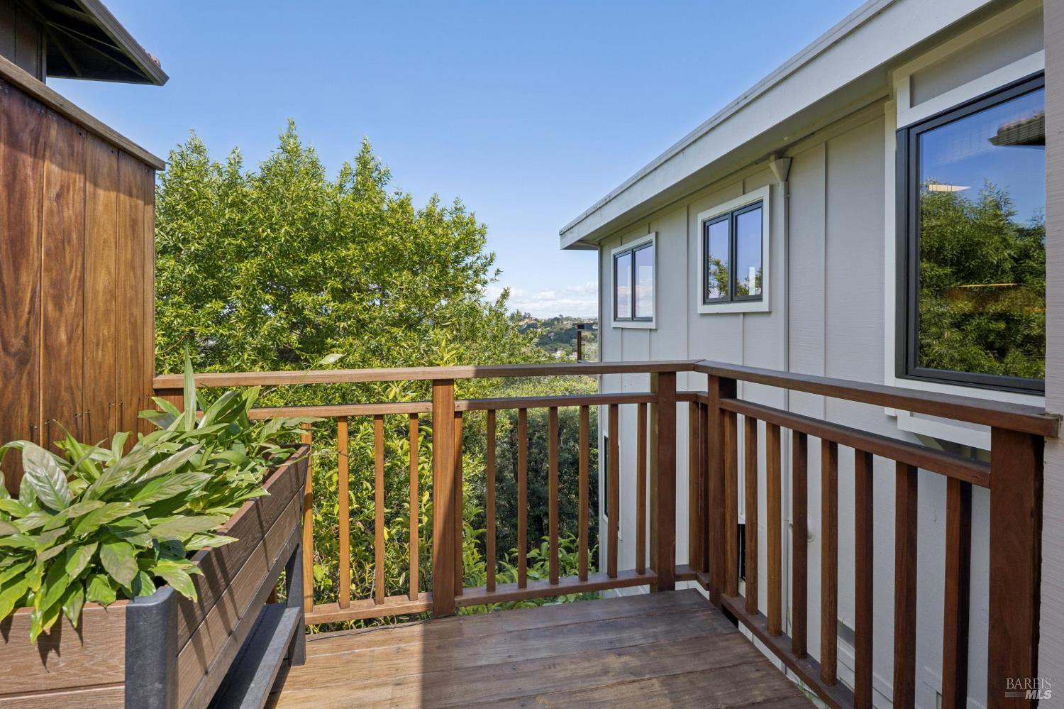 Detail Gallery Image 66 of 90 For 120 Fernwood Dr, San Rafael,  CA 94901 - 4 Beds | 3 Baths