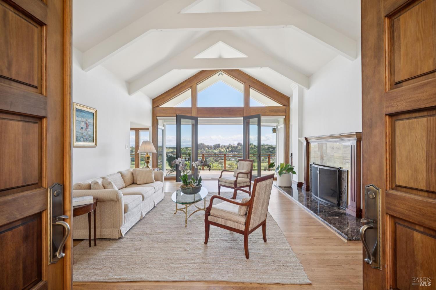 Detail Gallery Image 9 of 90 For 120 Fernwood Dr, San Rafael,  CA 94901 - 4 Beds | 3 Baths