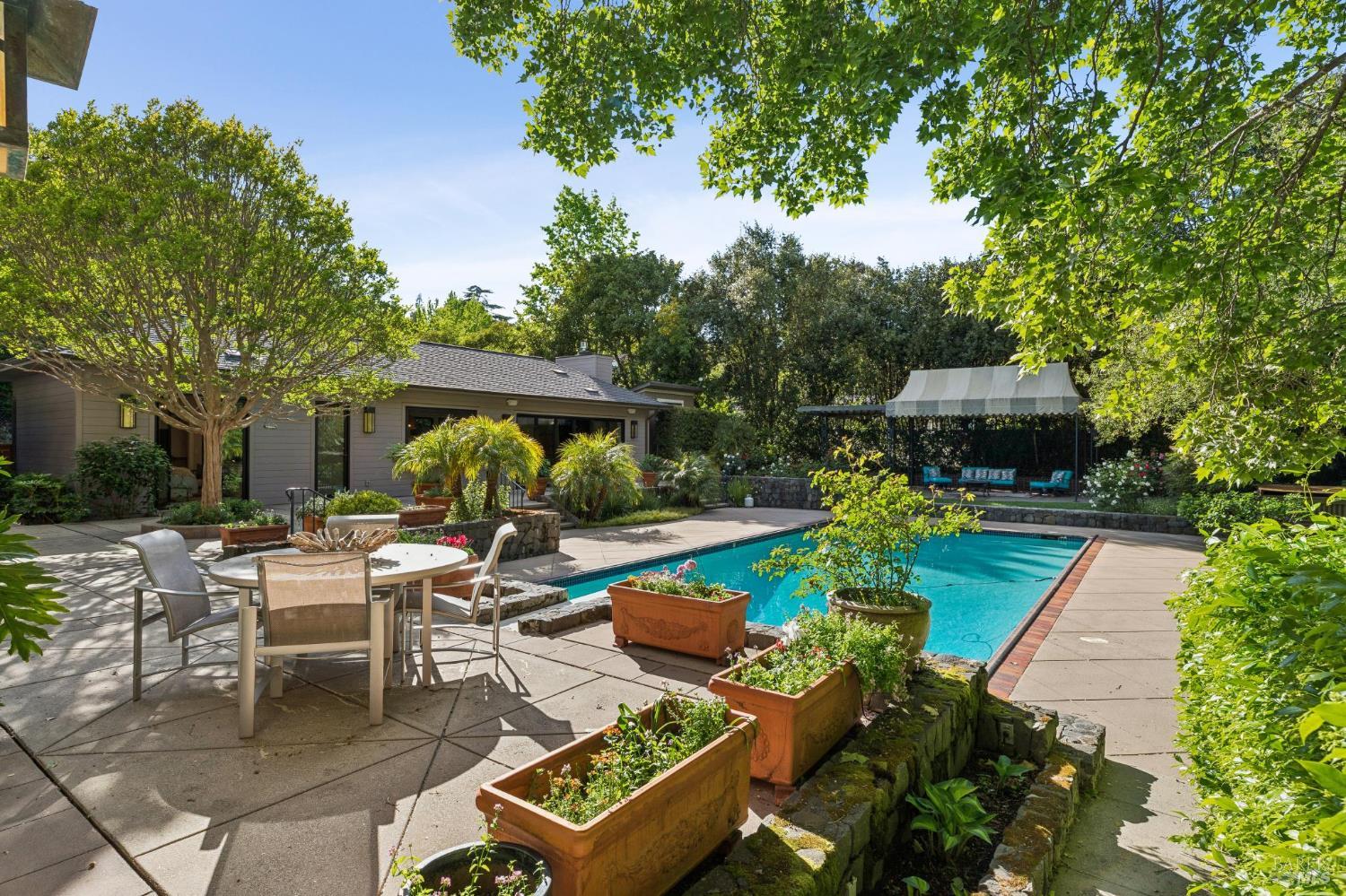 Detail Gallery Image 37 of 56 For 230 Summit Ave, San Rafael,  CA 94901 - 5 Beds | 4/1 Baths