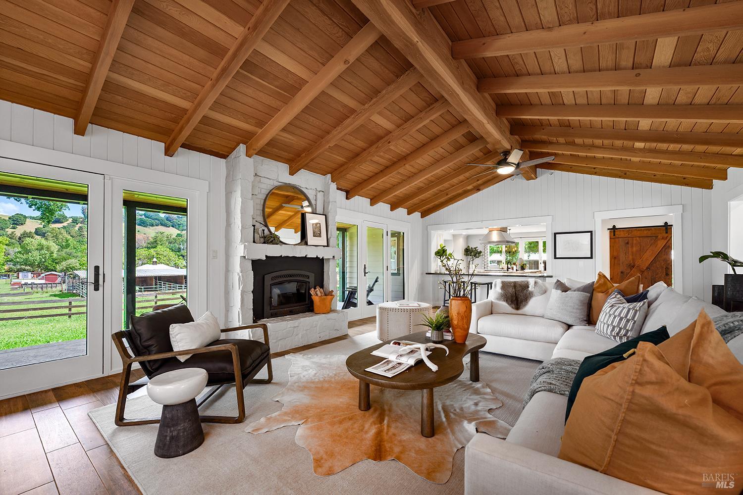 Detail Gallery Image 9 of 80 For 15 Wildwood Ln, Novato,  CA 94947 - 5 Beds | 4/1 Baths