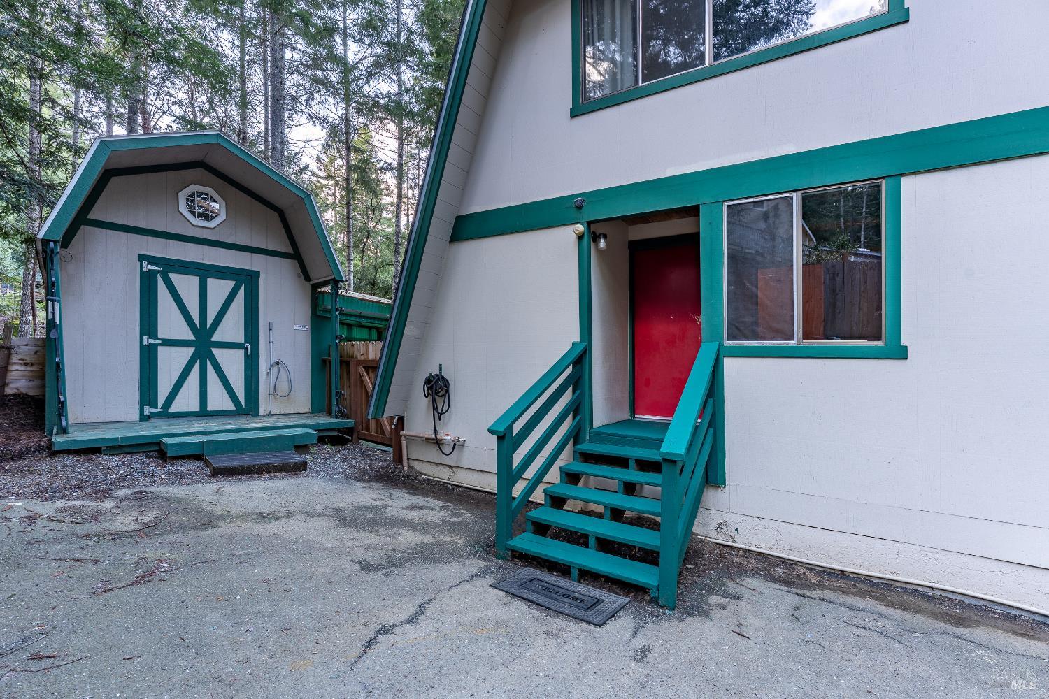 Detail Gallery Image 4 of 22 For 1500 Perch Way, Willits,  CA 95490 - 2 Beds | 2 Baths