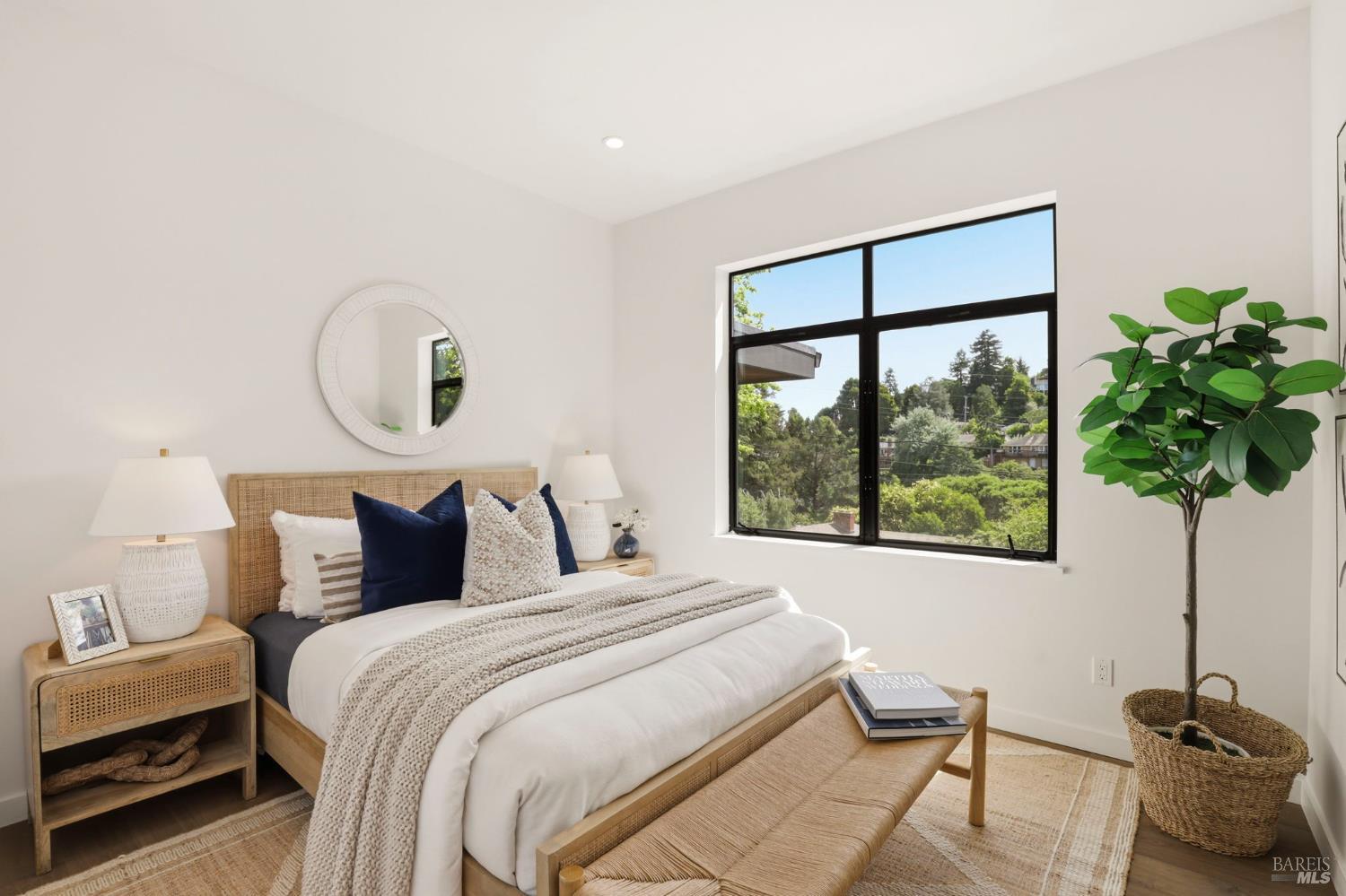 Detail Gallery Image 26 of 38 For 82 S Knoll Rd, Mill Valley,  CA 94941 - 4 Beds | 3 Baths