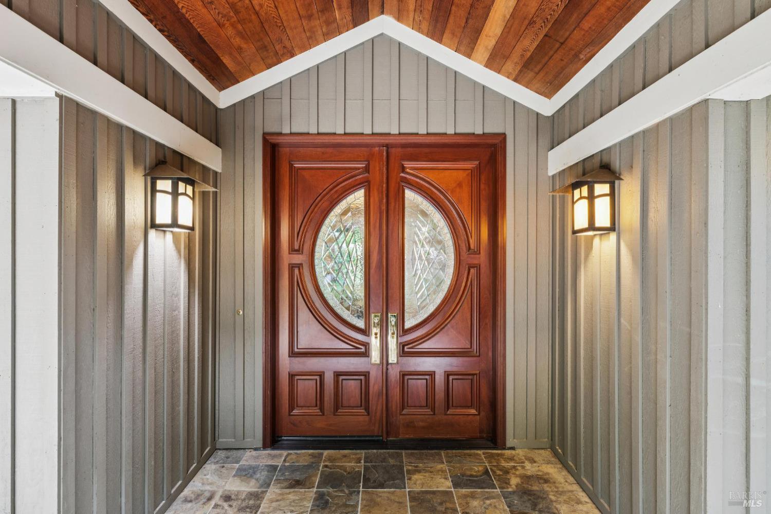 230 Summit Avenue photo 3