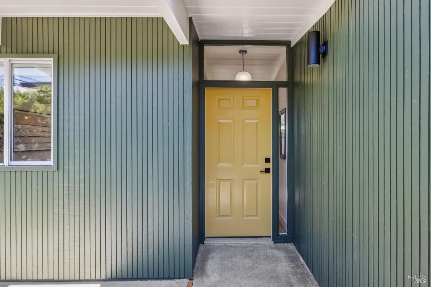 Detail Gallery Image 4 of 57 For 711 Del Ganado Rd, San Rafael,  CA 94903 - 4 Beds | 2 Baths