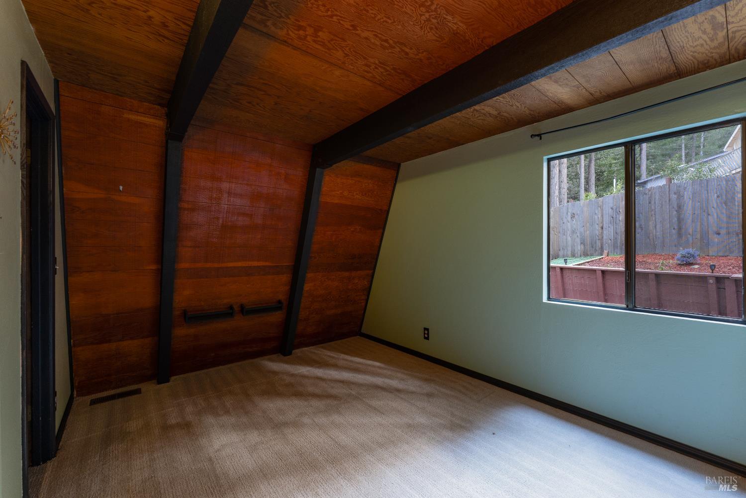 Detail Gallery Image 7 of 22 For 1500 Perch Way, Willits,  CA 95490 - 2 Beds | 2 Baths