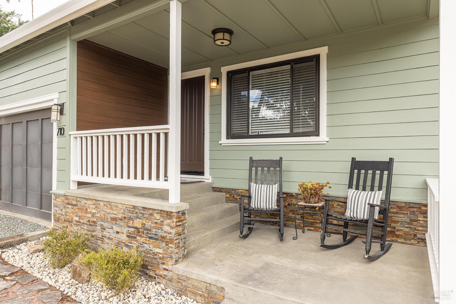 710 E Thomson Avenue photo 3