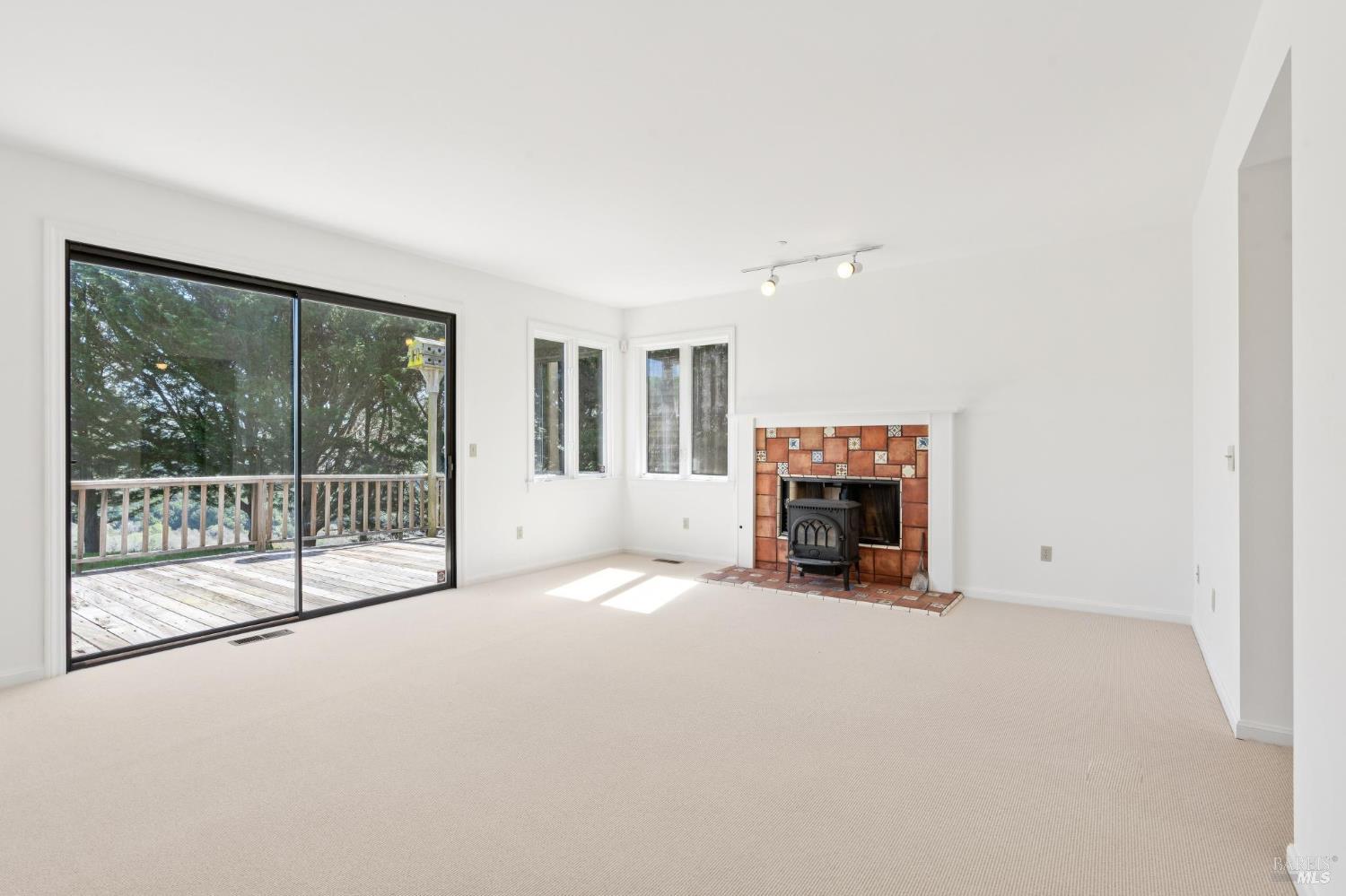 Detail Gallery Image 17 of 64 For 11798 Highway 1 Unkn, Point Reyes Station,  CA 94956 - 3 Beds | 3/1 Baths