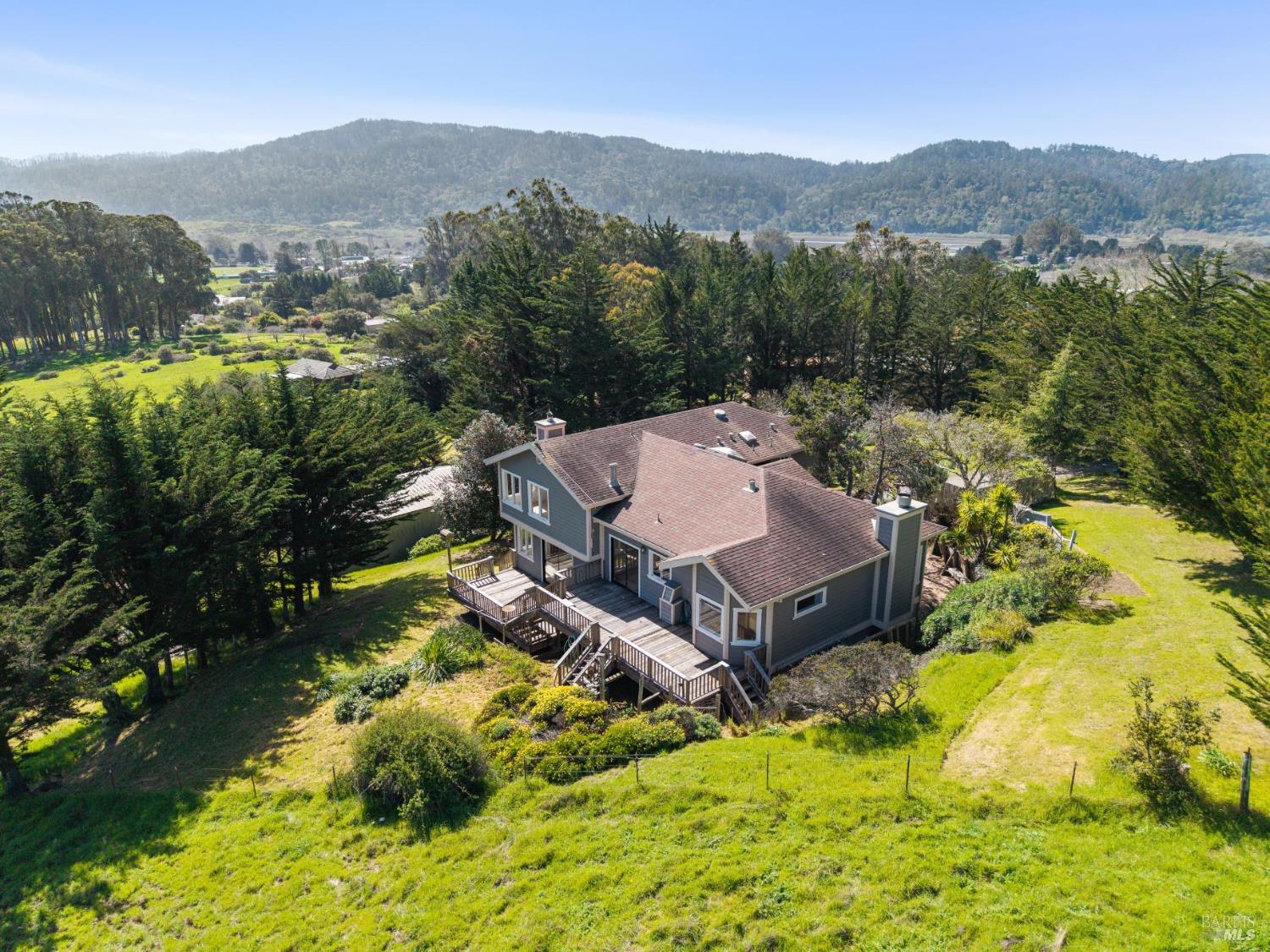 Detail Gallery Image 55 of 64 For 11798 Highway 1 Unkn, Point Reyes Station,  CA 94956 - 3 Beds | 3/1 Baths