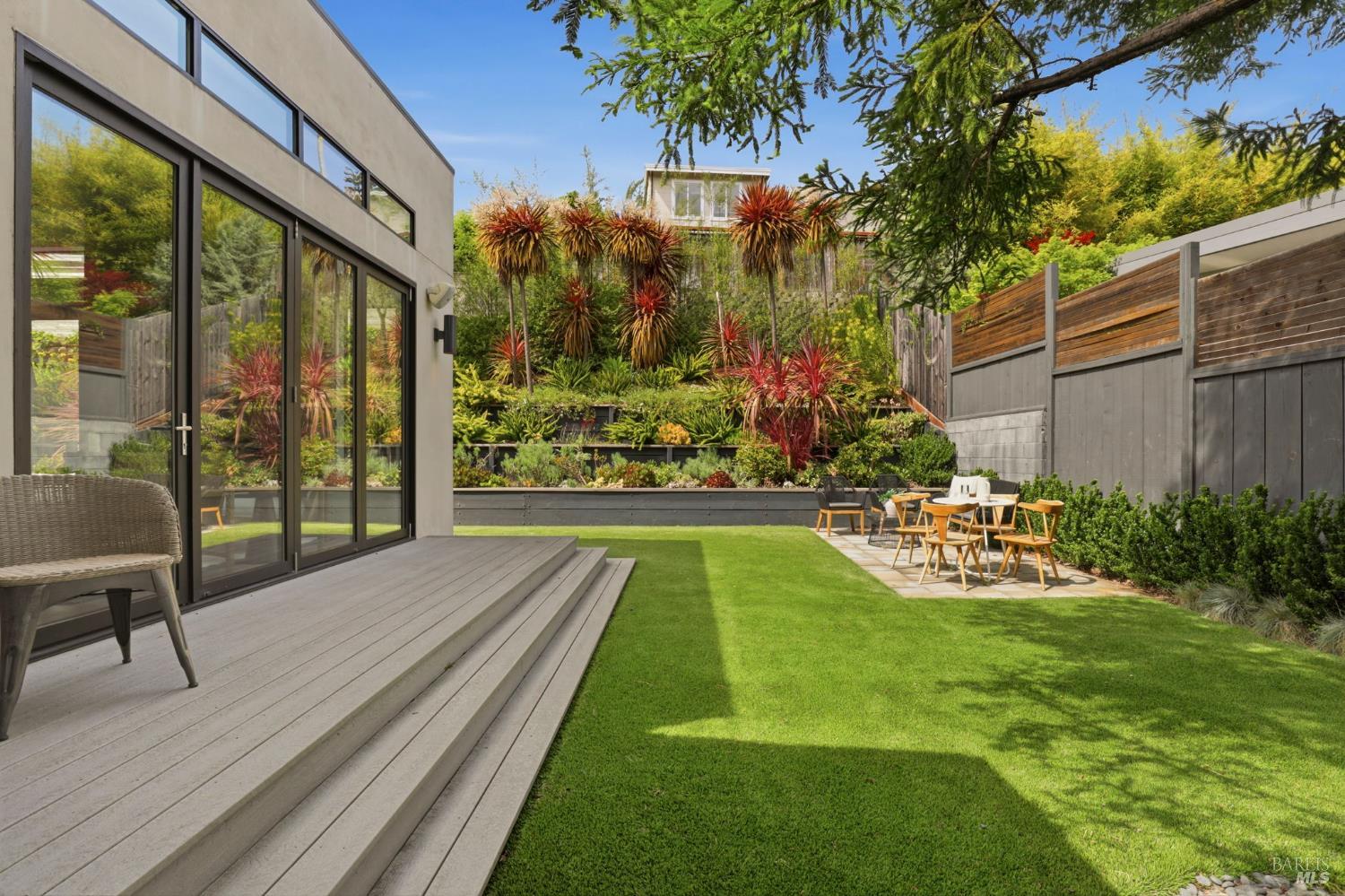 Detail Gallery Image 34 of 38 For 82 S Knoll Rd, Mill Valley,  CA 94941 - 4 Beds | 3 Baths