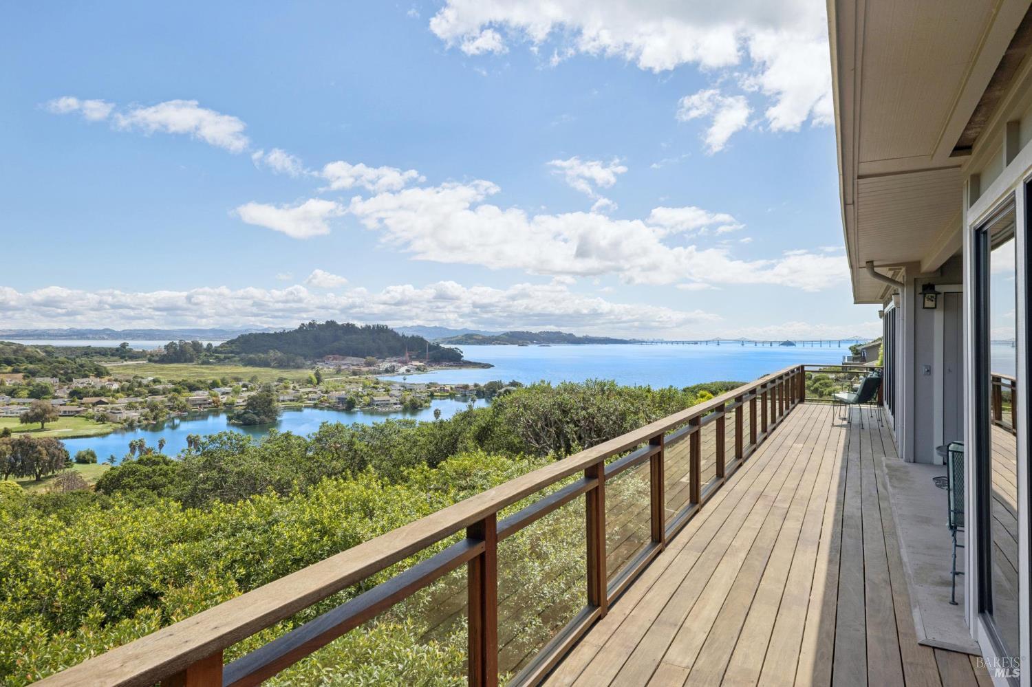 Detail Gallery Image 24 of 90 For 120 Fernwood Dr, San Rafael,  CA 94901 - 4 Beds | 3 Baths