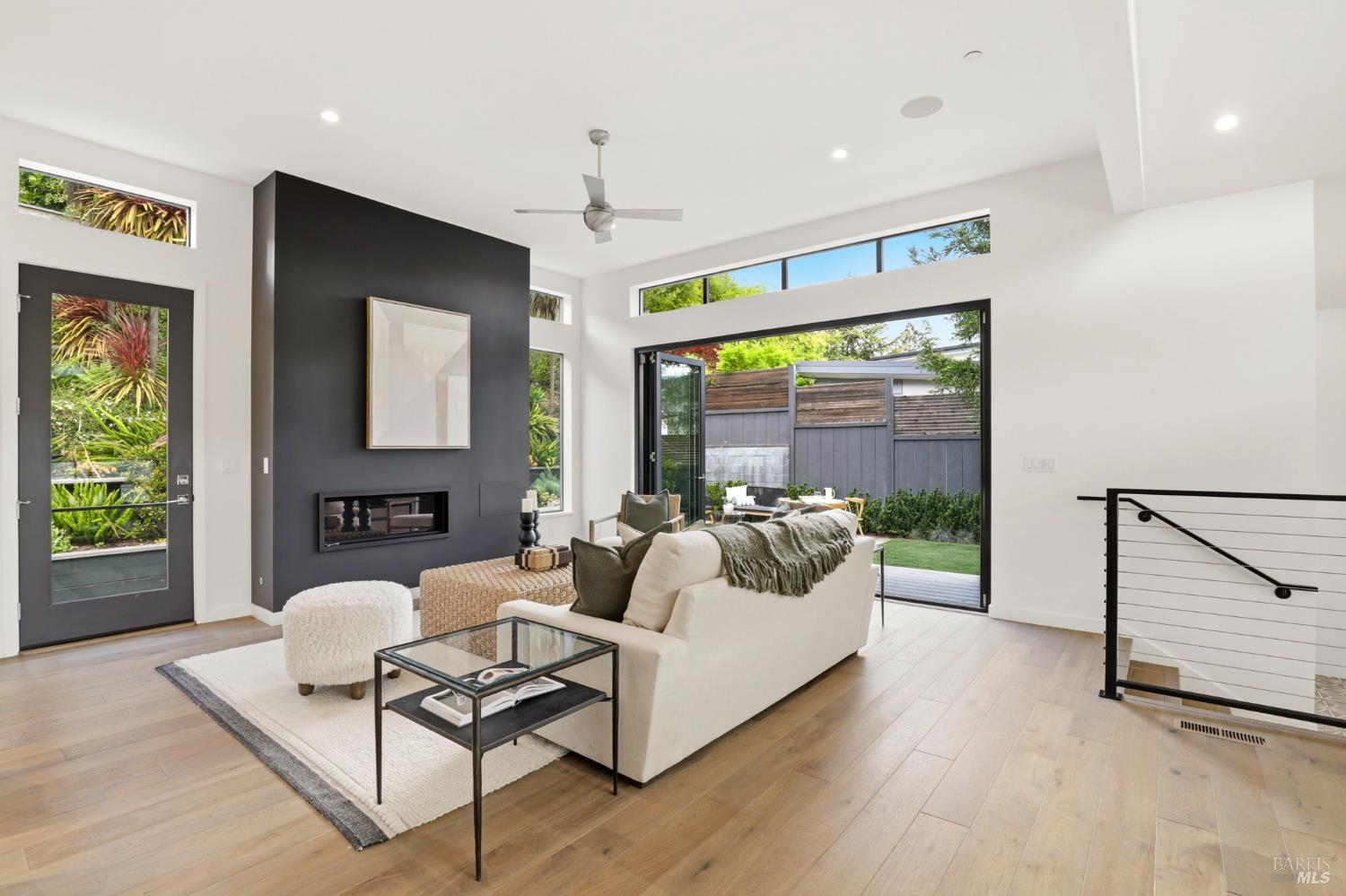 Detail Gallery Image 6 of 38 For 82 S Knoll Rd, Mill Valley,  CA 94941 - 4 Beds | 3 Baths