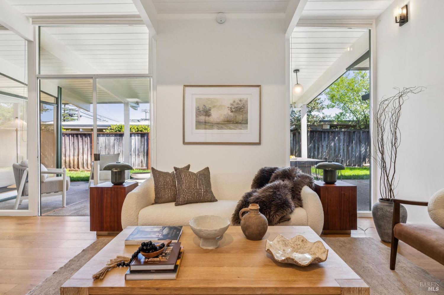 Detail Gallery Image 7 of 57 For 711 Del Ganado Rd, San Rafael,  CA 94903 - 4 Beds | 2 Baths