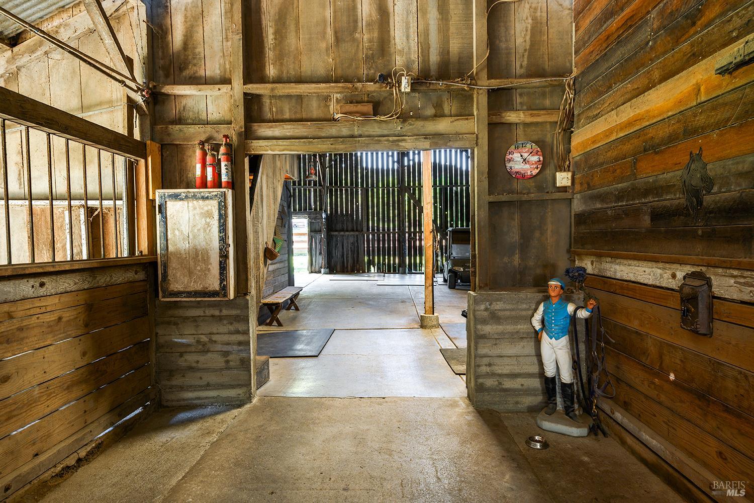 Detail Gallery Image 52 of 80 For 15 Wildwood Ln, Novato,  CA 94947 - 5 Beds | 4/1 Baths