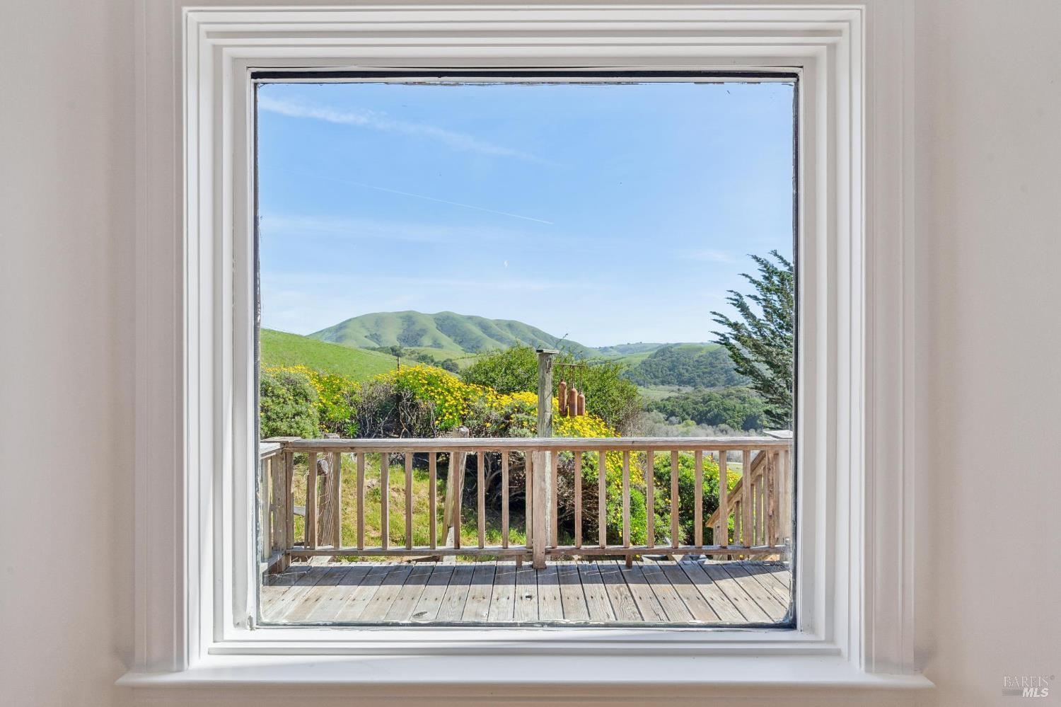 Detail Gallery Image 10 of 64 For 11798 Highway 1 Unkn, Point Reyes Station,  CA 94956 - 3 Beds | 3/1 Baths