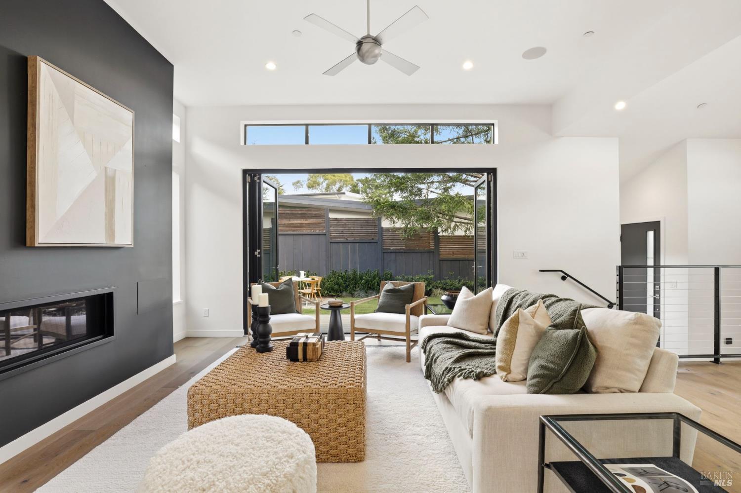 Detail Gallery Image 18 of 38 For 82 S Knoll Rd, Mill Valley,  CA 94941 - 4 Beds | 3 Baths