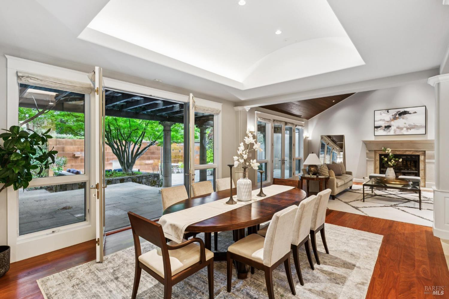 Detail Gallery Image 11 of 56 For 230 Summit Ave, San Rafael,  CA 94901 - 5 Beds | 4/1 Baths