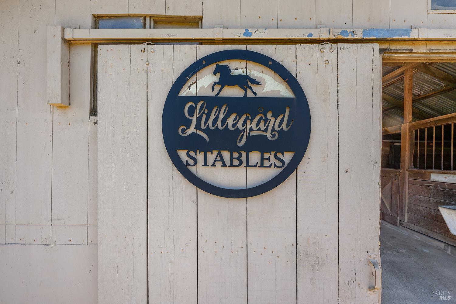 Detail Gallery Image 42 of 80 For 15 Wildwood Ln, Novato,  CA 94947 - 5 Beds | 4/1 Baths