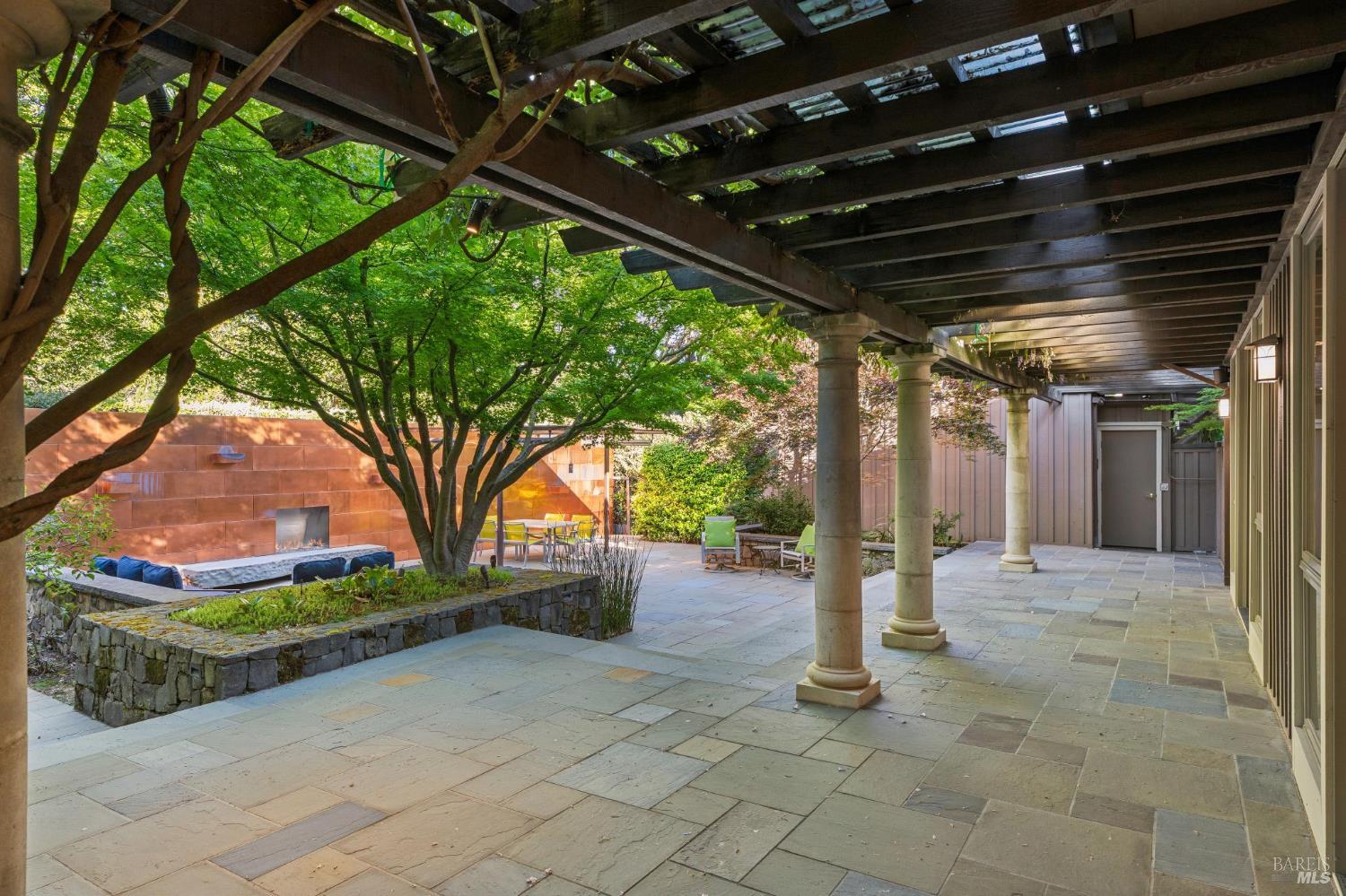 Detail Gallery Image 49 of 56 For 230 Summit Ave, San Rafael,  CA 94901 - 5 Beds | 4/1 Baths