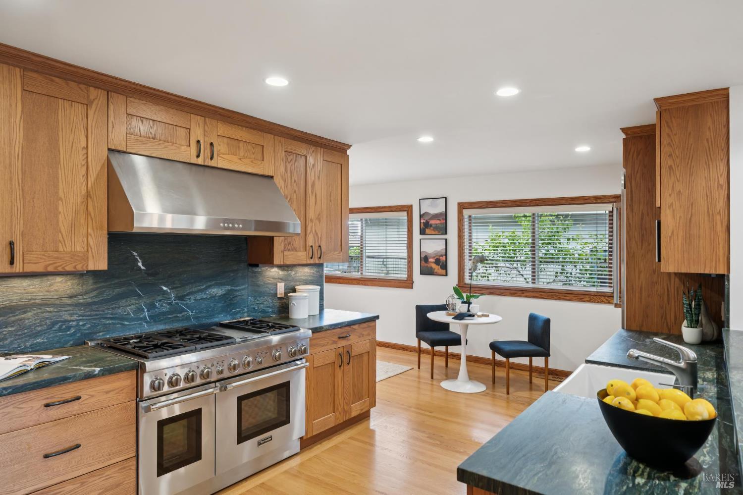 Detail Gallery Image 10 of 29 For 24 Maywood Way, San Rafael,  CA 94901 - 3 Beds | 2 Baths