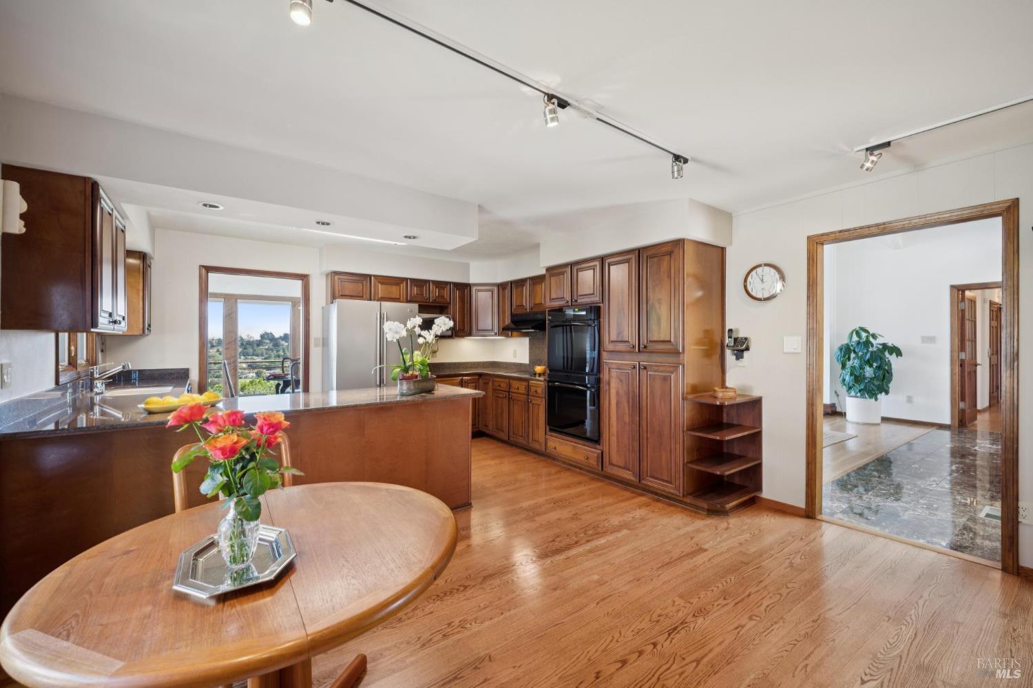 Detail Gallery Image 43 of 90 For 120 Fernwood Dr, San Rafael,  CA 94901 - 4 Beds | 3 Baths