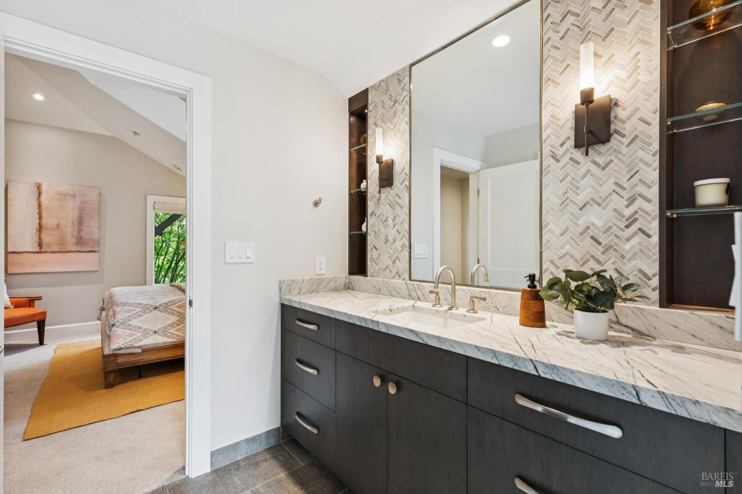 Detail Gallery Image 27 of 56 For 230 Summit Ave, San Rafael,  CA 94901 - 5 Beds | 4/1 Baths