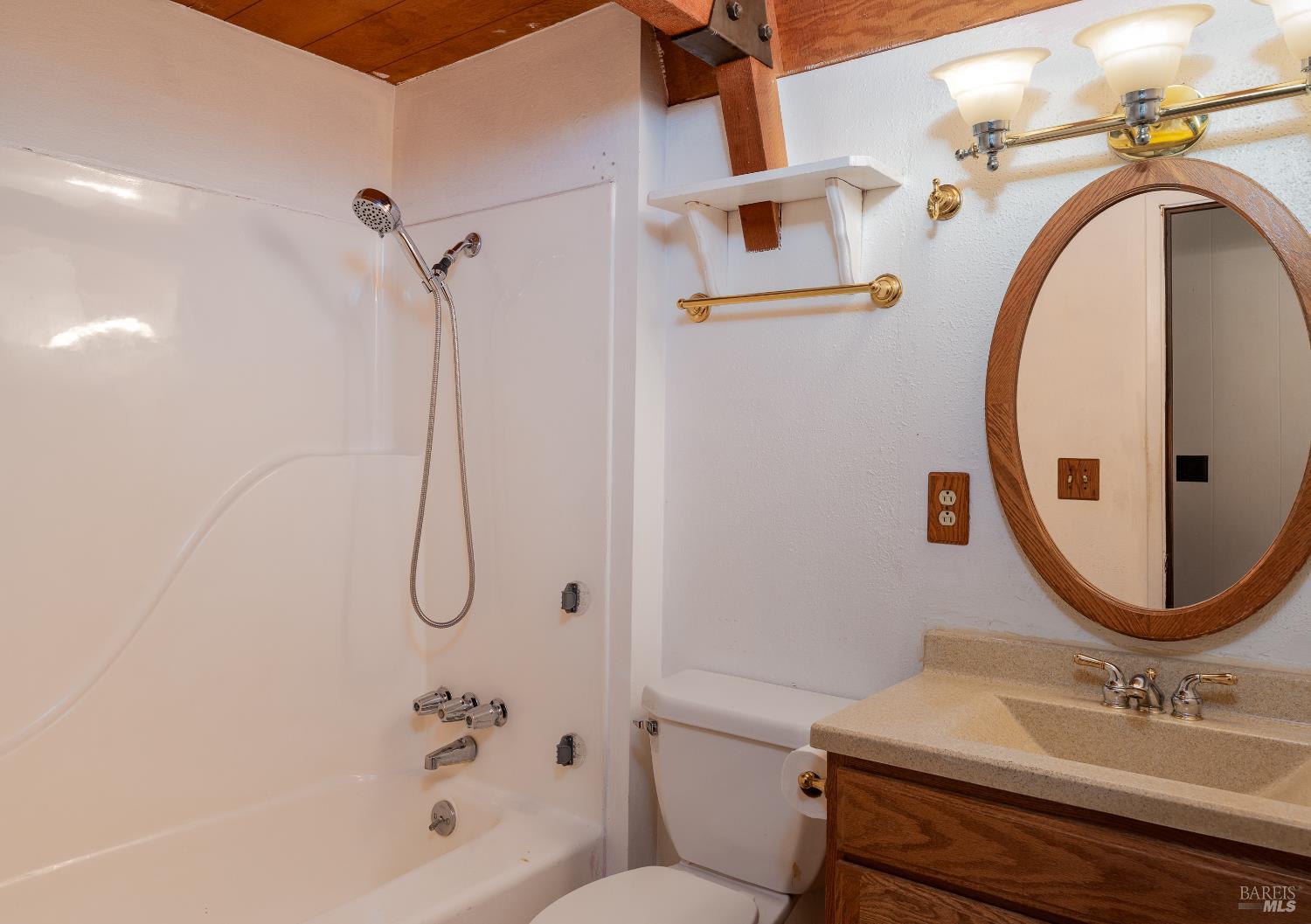 Detail Gallery Image 9 of 22 For 1500 Perch Way, Willits,  CA 95490 - 2 Beds | 2 Baths