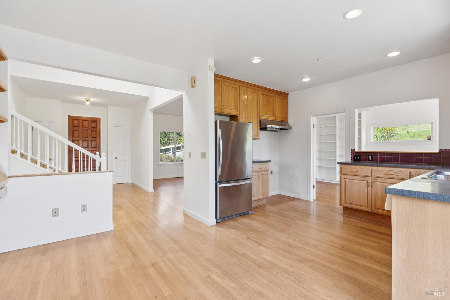 Detail Gallery Image 15 of 64 For 11798 Highway 1 Unkn, Point Reyes Station,  CA 94956 - 3 Beds | 3/1 Baths