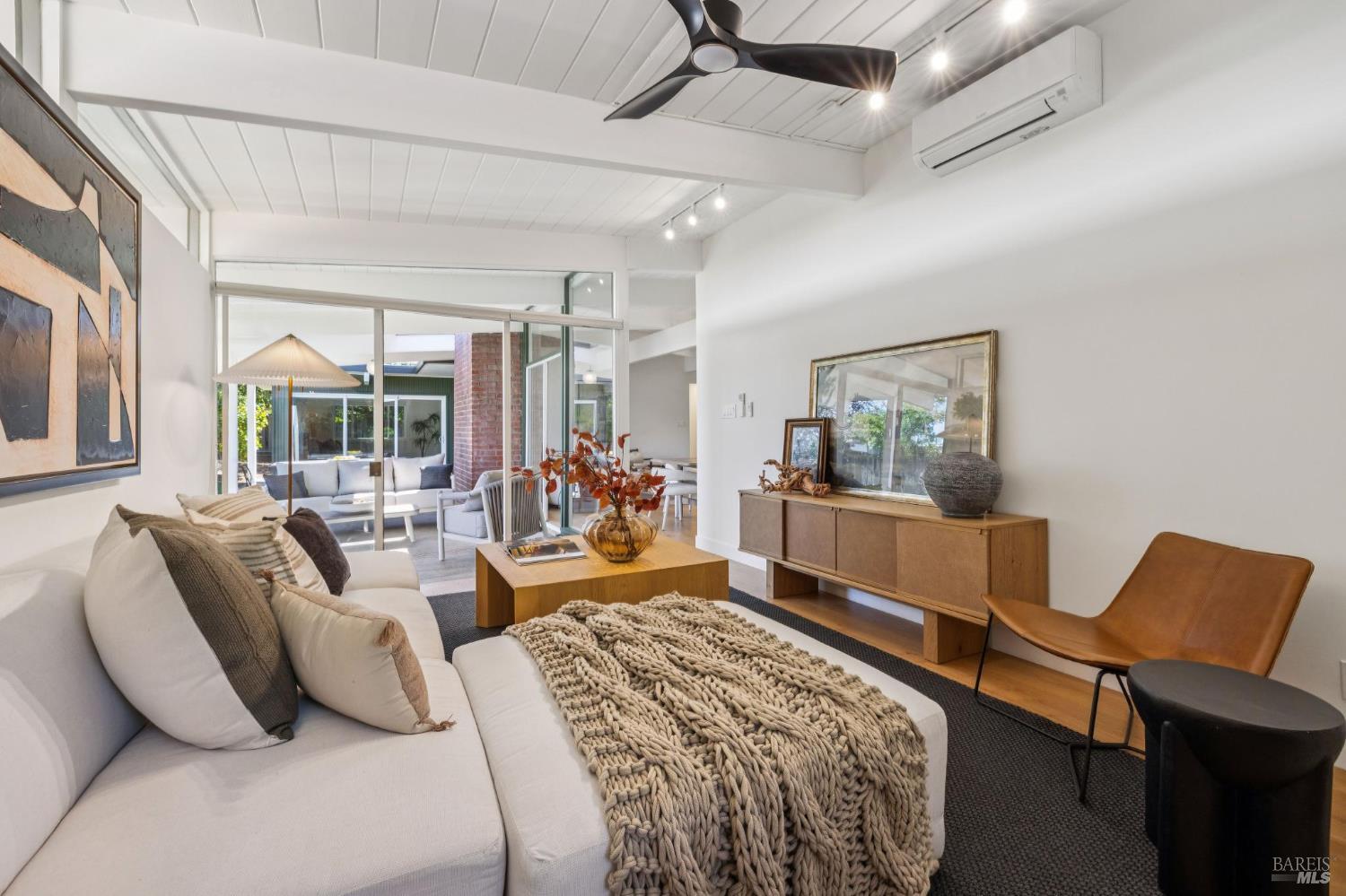 Detail Gallery Image 31 of 57 For 711 Del Ganado Rd, San Rafael,  CA 94903 - 4 Beds | 2 Baths