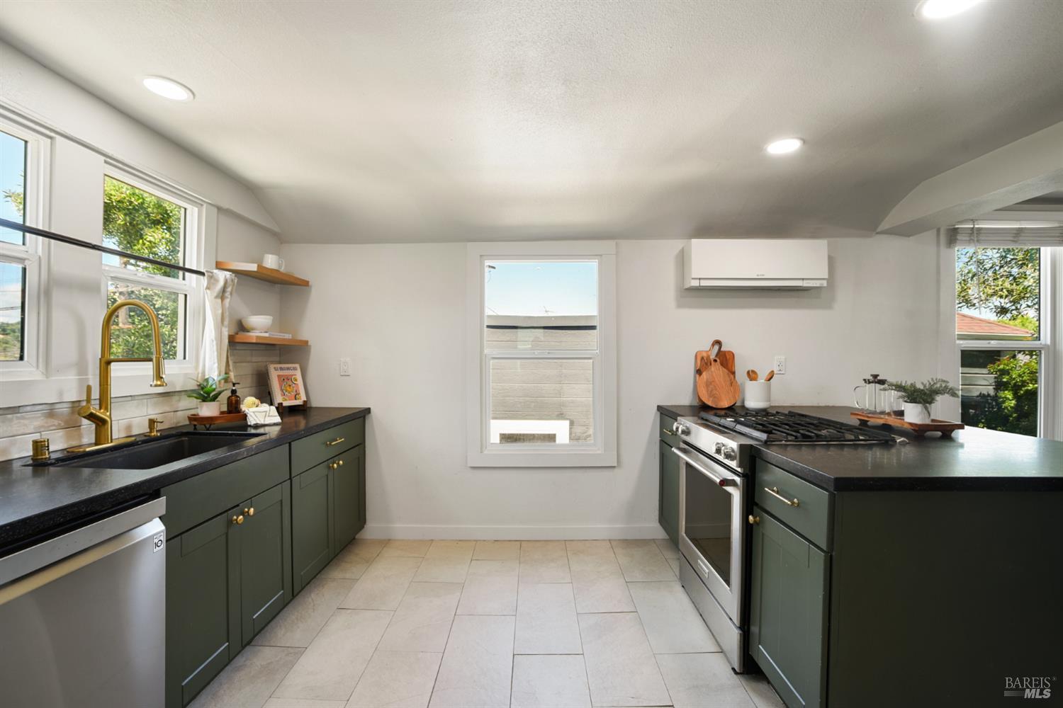 Detail Gallery Image 27 of 40 For 1009 Sacramento St, Vallejo,  CA 94590 - 3 Beds | 1 Baths