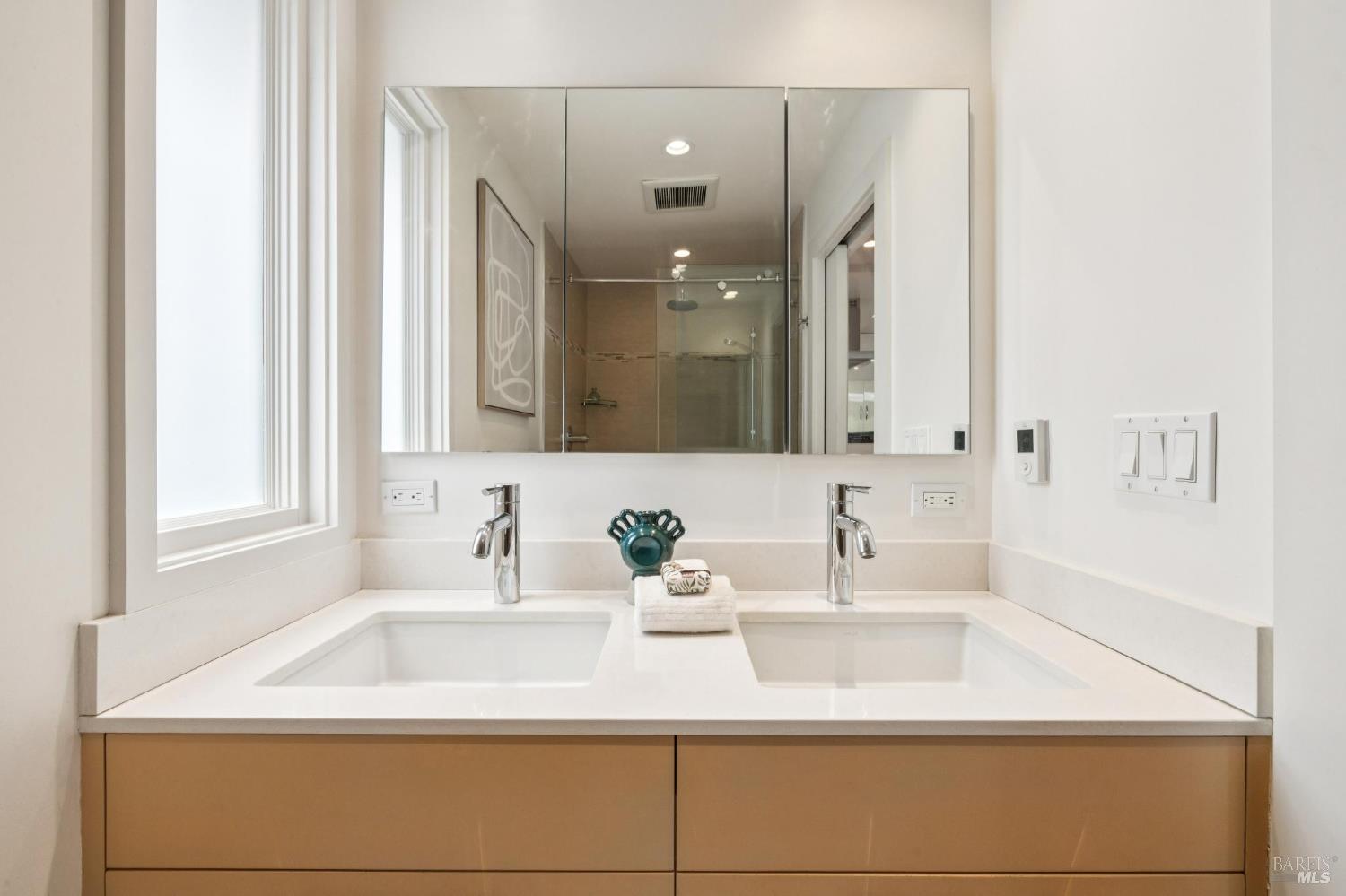 Detail Gallery Image 24 of 47 For 3 Stetson Ave, Corte Madera,  CA 94925 - 3 Beds | 2 Baths