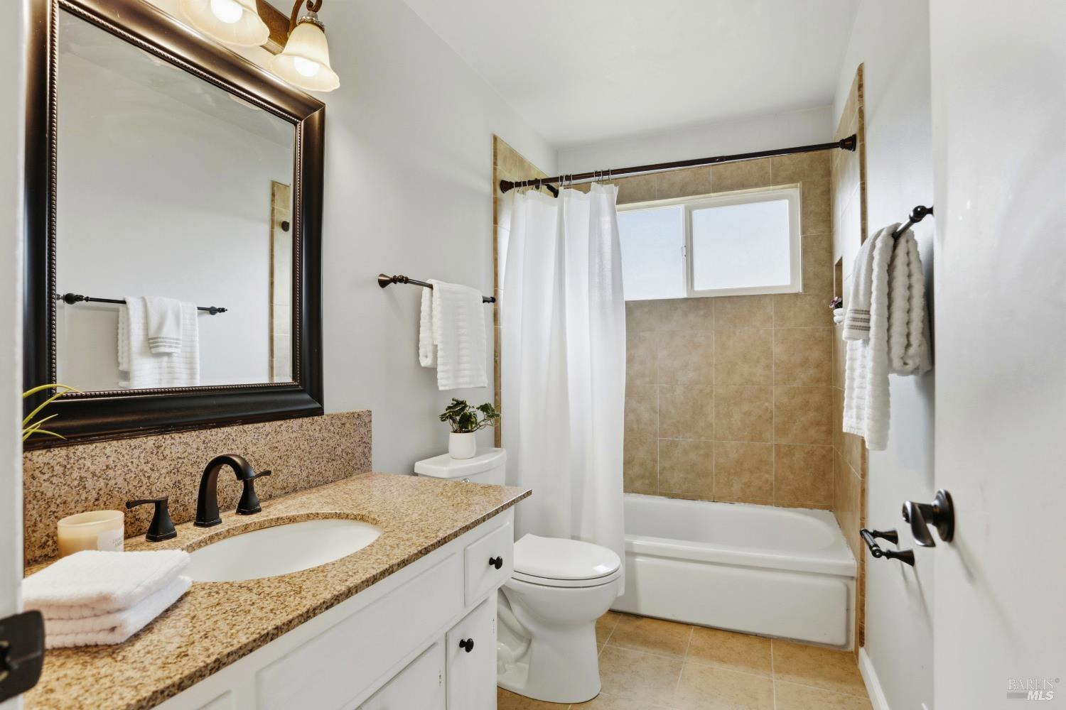 Detail Gallery Image 3 of 28 For 228 Michael Dr, –,  CA 93933 - 3 Beds | 2 Baths