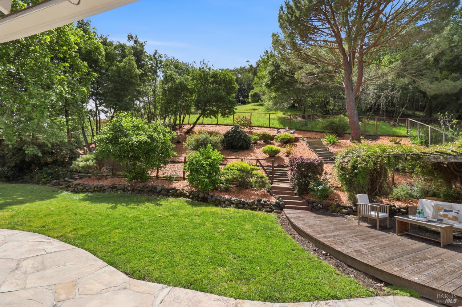 Detail Gallery Image 37 of 48 For 23 Terra Linda Dr, San Rafael,  CA 94903 - 4 Beds | 2/1 Baths