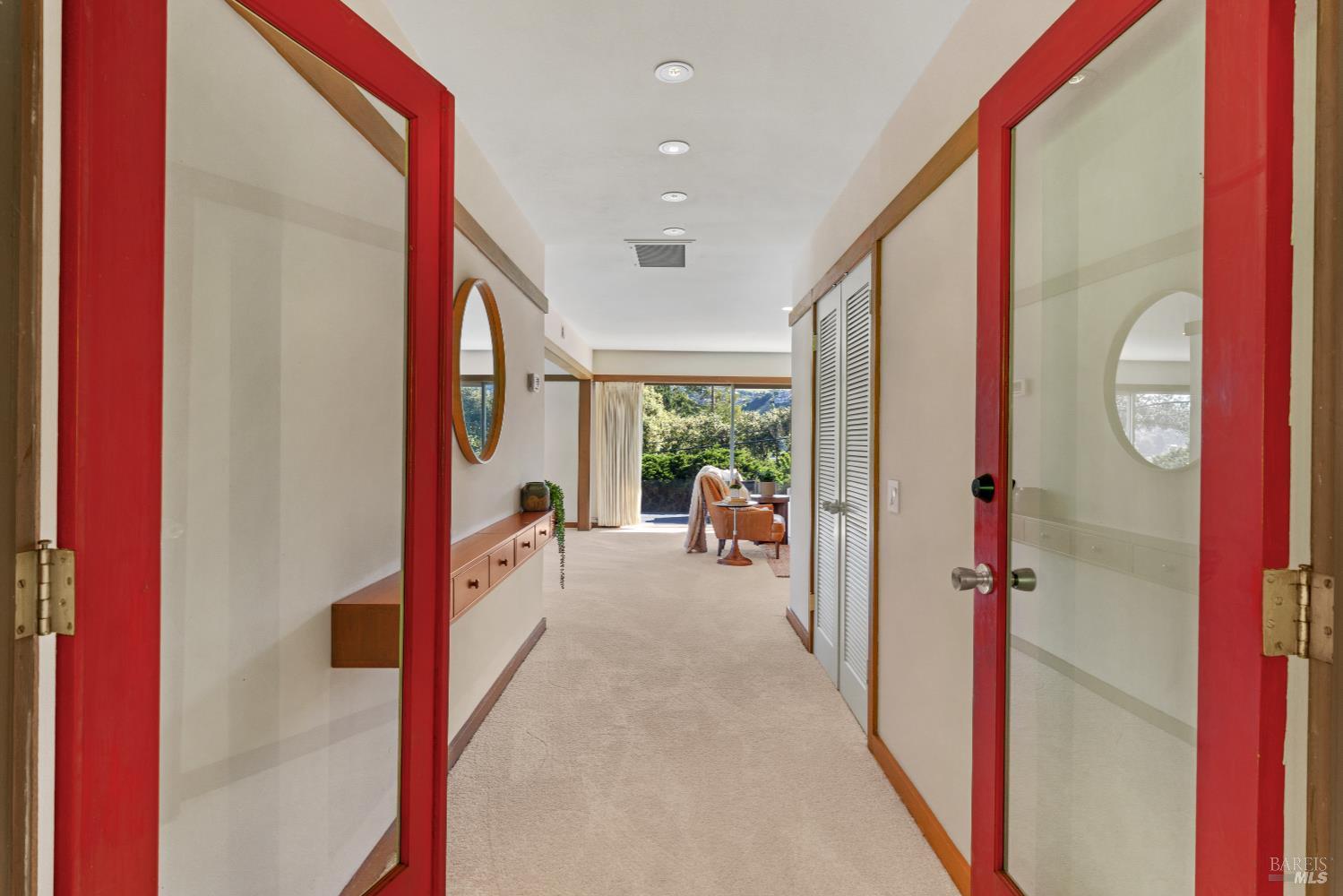 Detail Gallery Image 11 of 39 For 2 Tamalpais Ave, Belvedere,  CA 94920 - 2 Beds | 2 Baths
