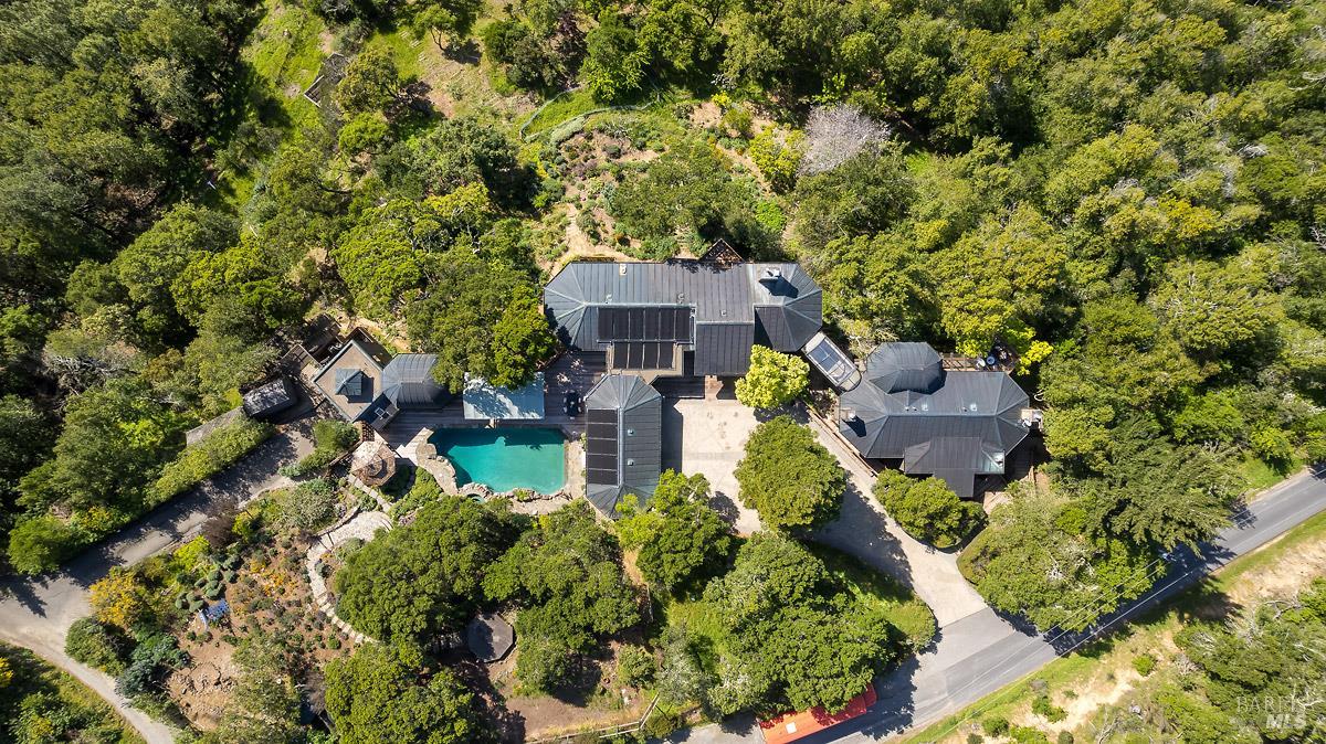 Detail Gallery Image 69 of 84 For 1100 Bayhills Dr, San Rafael,  CA 94903 - 5 Beds | 5/1 Baths