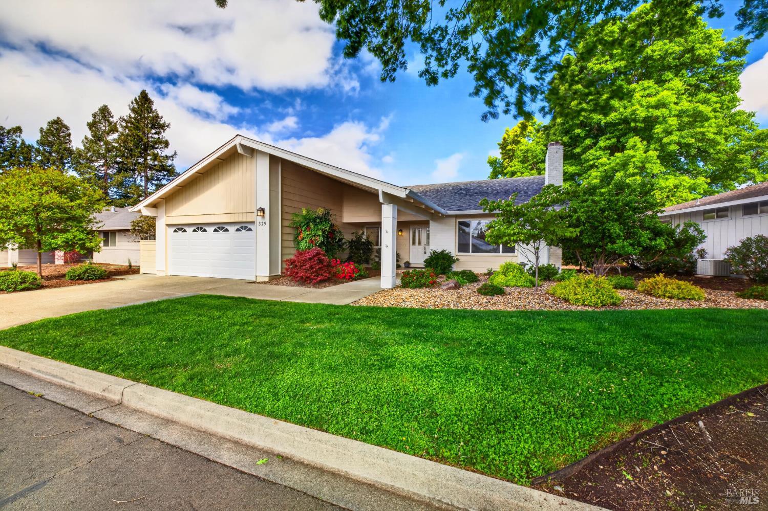 329 Oak Leaf Circle photo 2