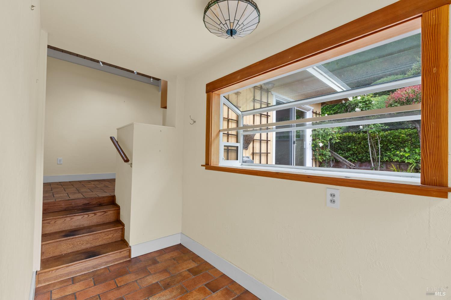 Detail Gallery Image 9 of 35 For 321 Laurel Way, Mill Valley,  CA 94941 - 3 Beds | 2 Baths
