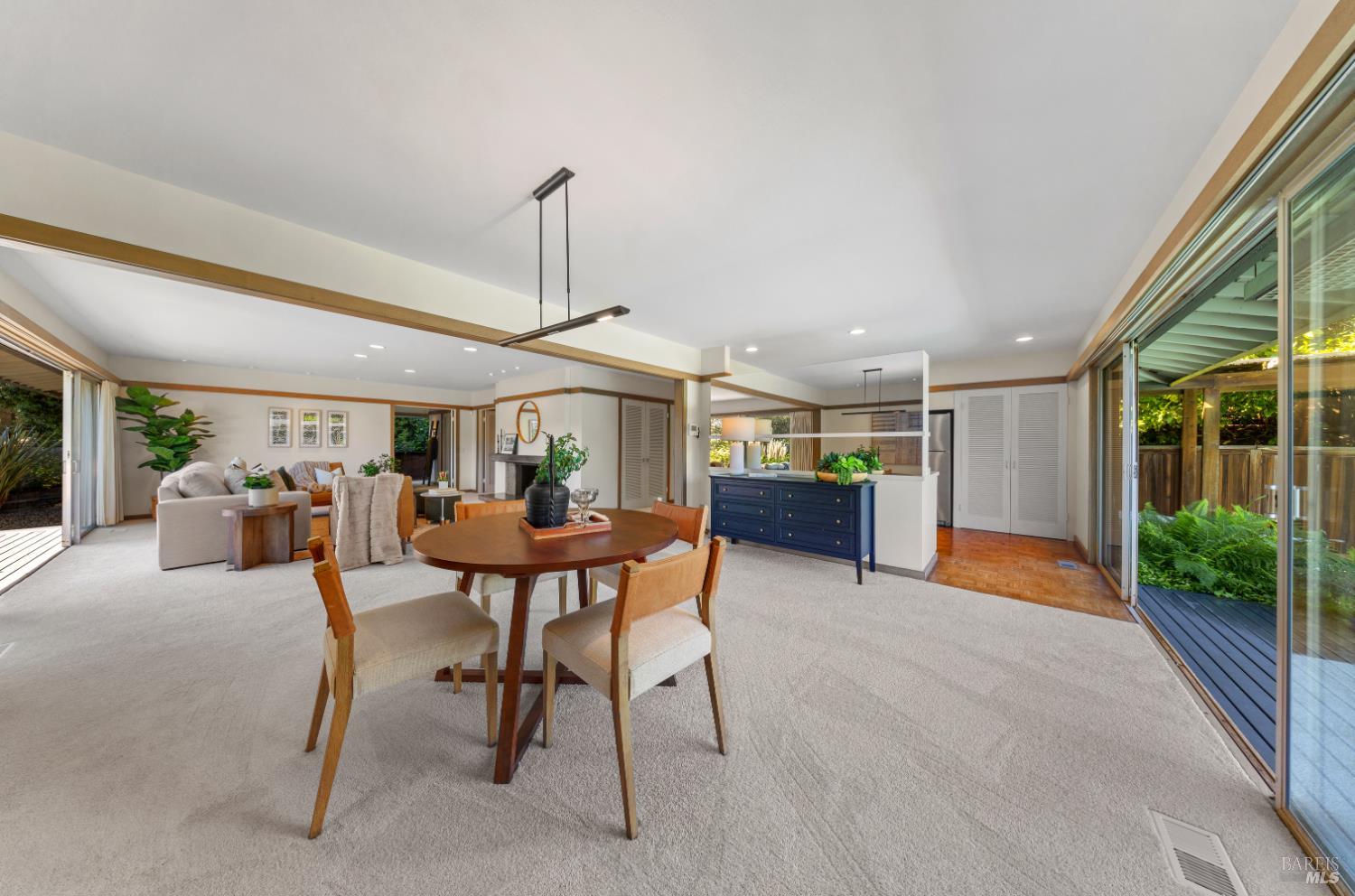 Detail Gallery Image 17 of 39 For 2 Tamalpais Ave, Belvedere,  CA 94920 - 2 Beds | 2 Baths